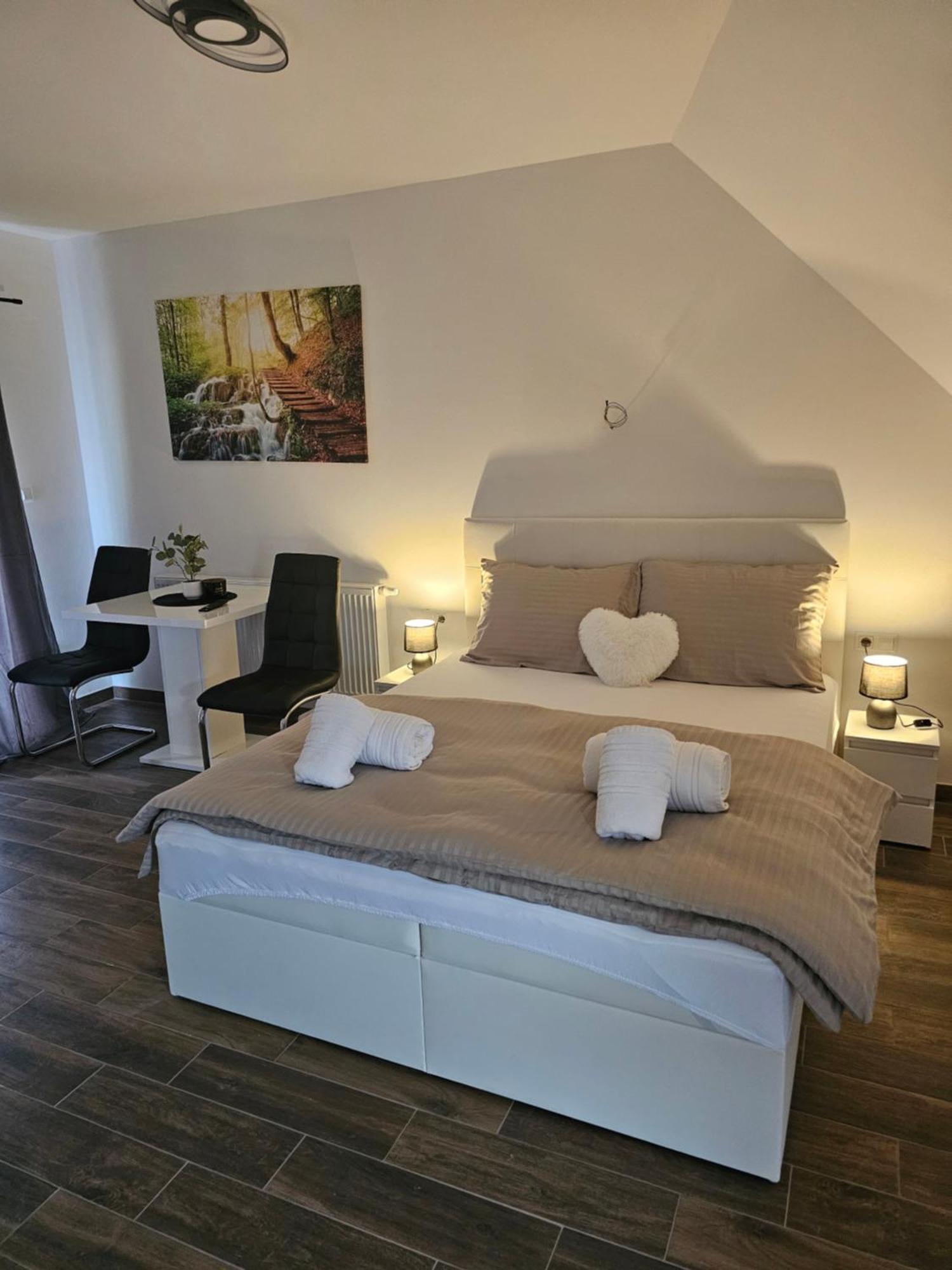 Guest House Macic Korenica Buitenkant foto