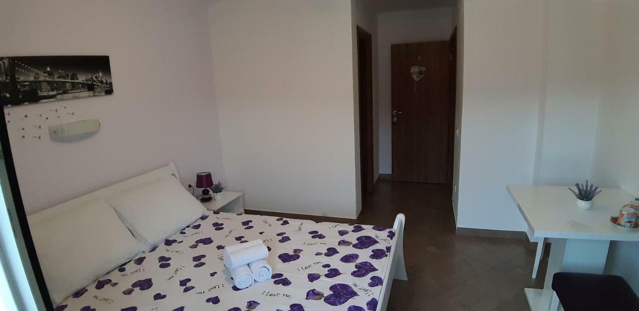 Guest House Macic Korenica Buitenkant foto